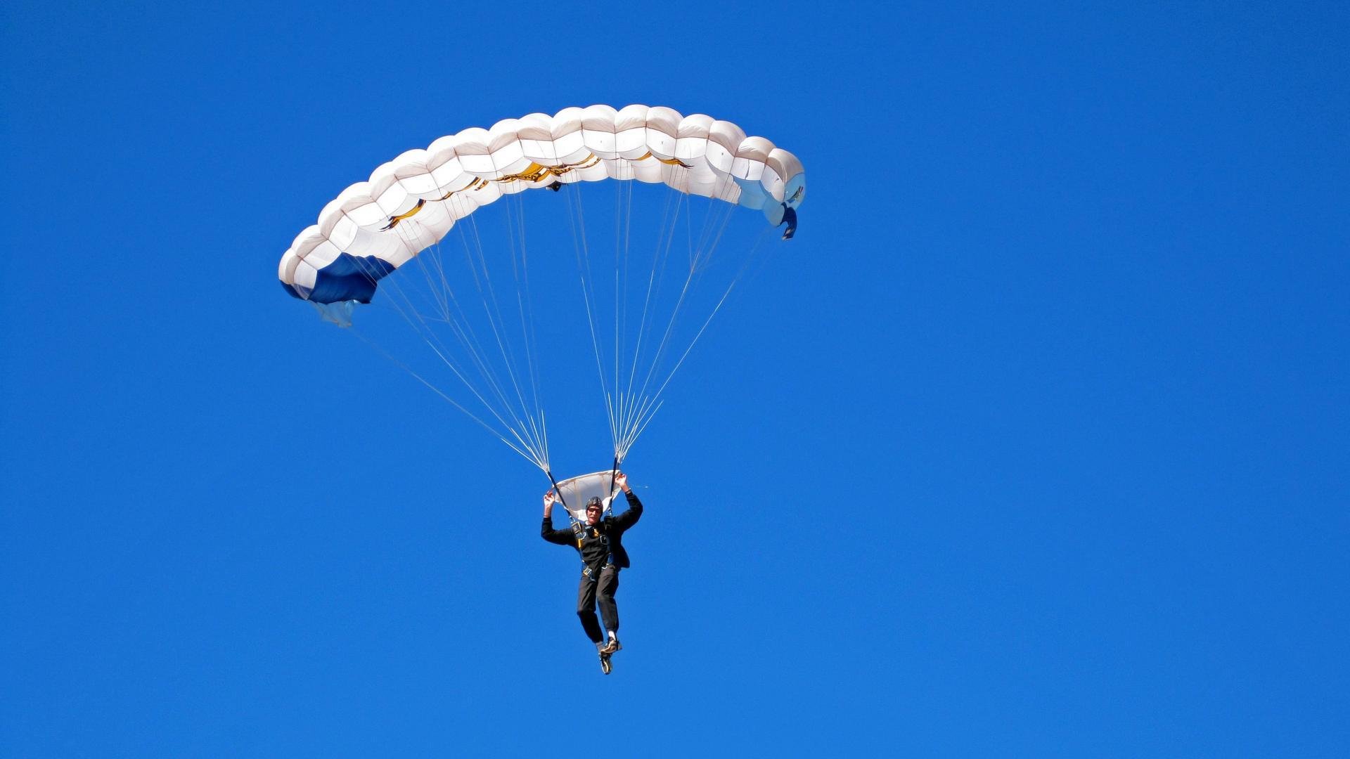 《电竞赛事中创新技术的应用：AI裁判、智能分析》，电子竞技裁判的意义