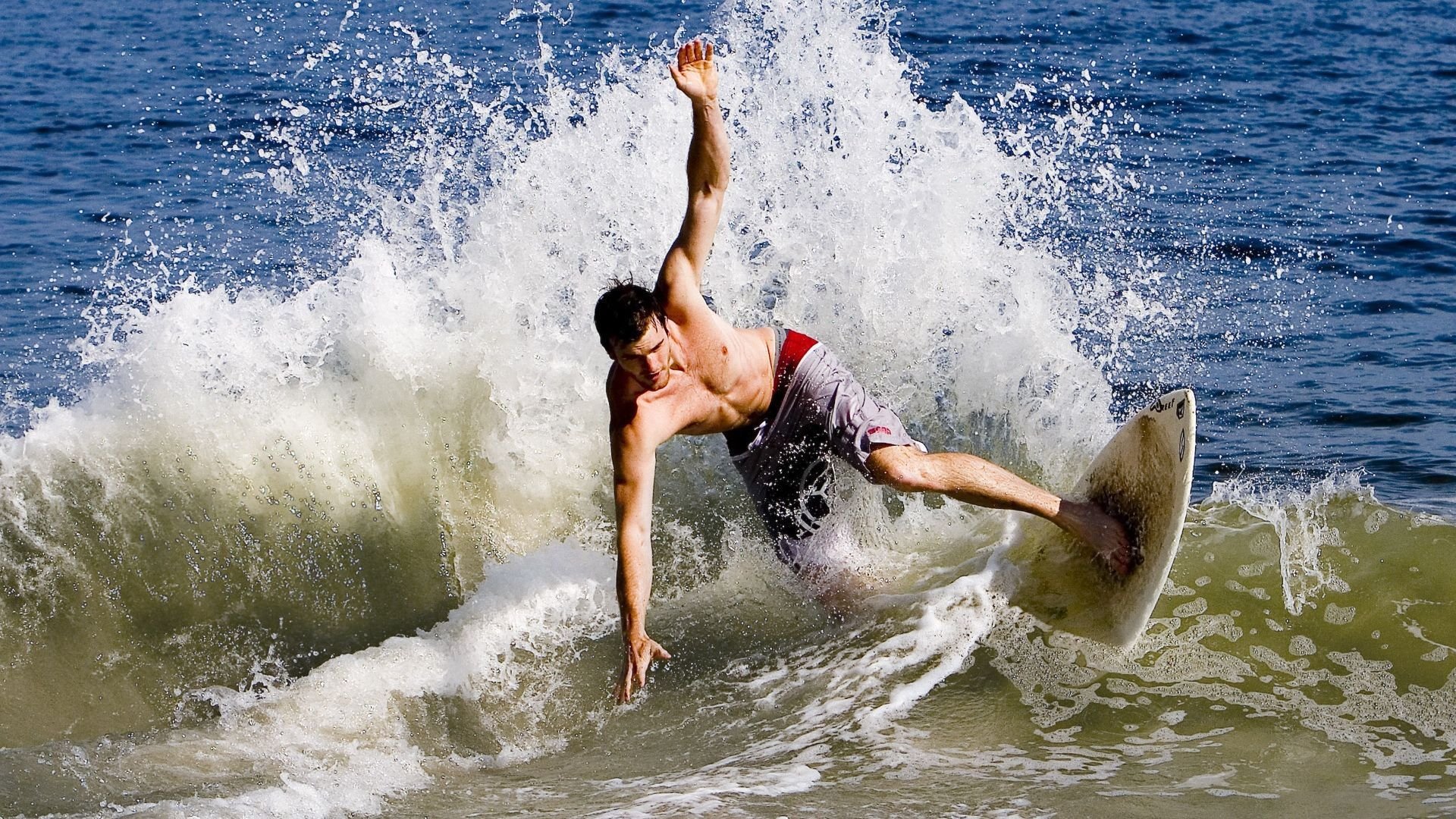 青少年足球赛事不断创新，加入多样化团队合作项目，开展青少年足球训练的意义